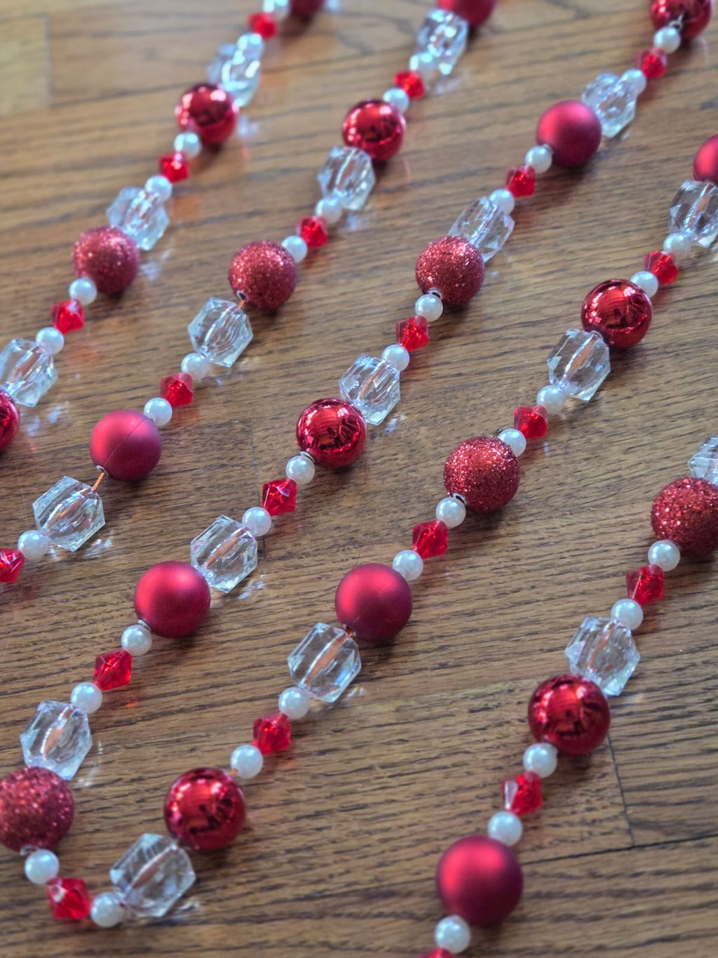 90" Hand Strung Glitter & Acrylic Garland (Red & Clear)