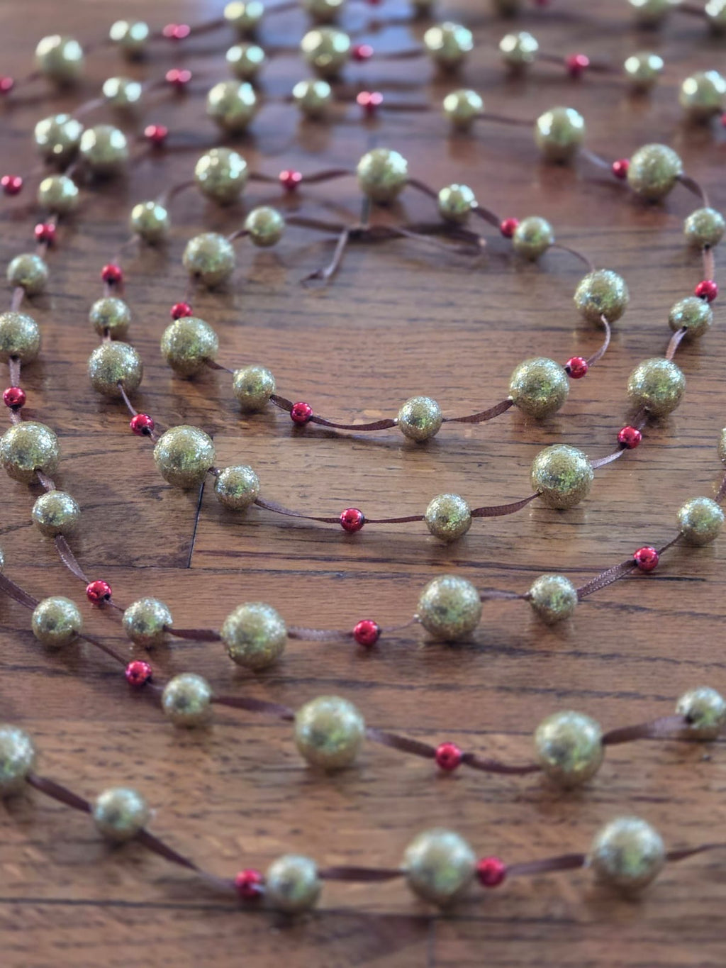 180" Hand Strung Glitter Foam Garland (Red & Gold)